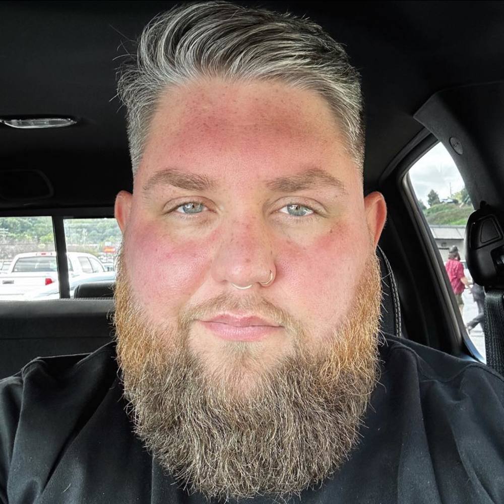Meet your Posher, Logan